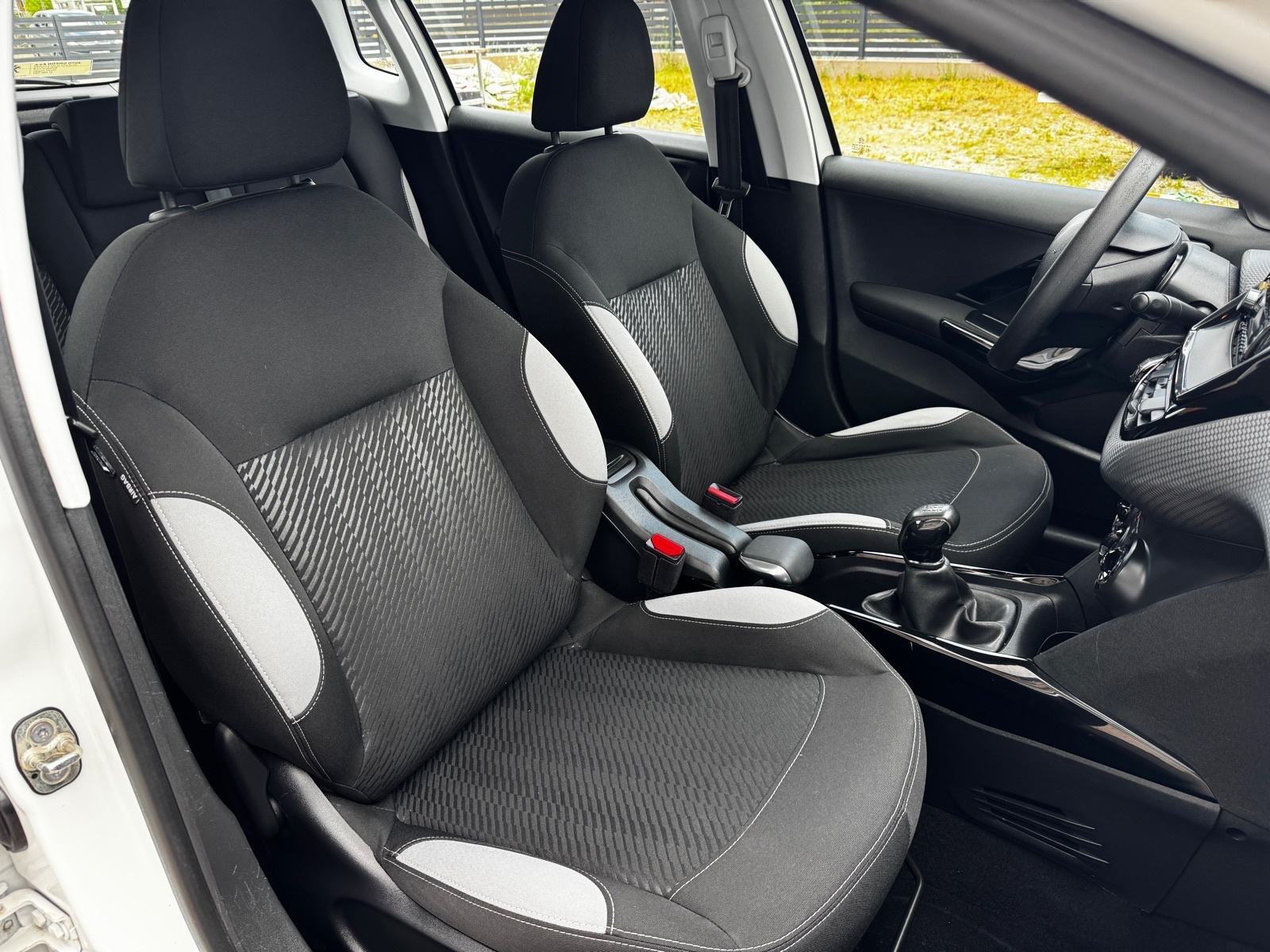 Peugeot 2008 1,4 HDi Hrvatski auto kupac ne plaća prijenos, fotografija 10