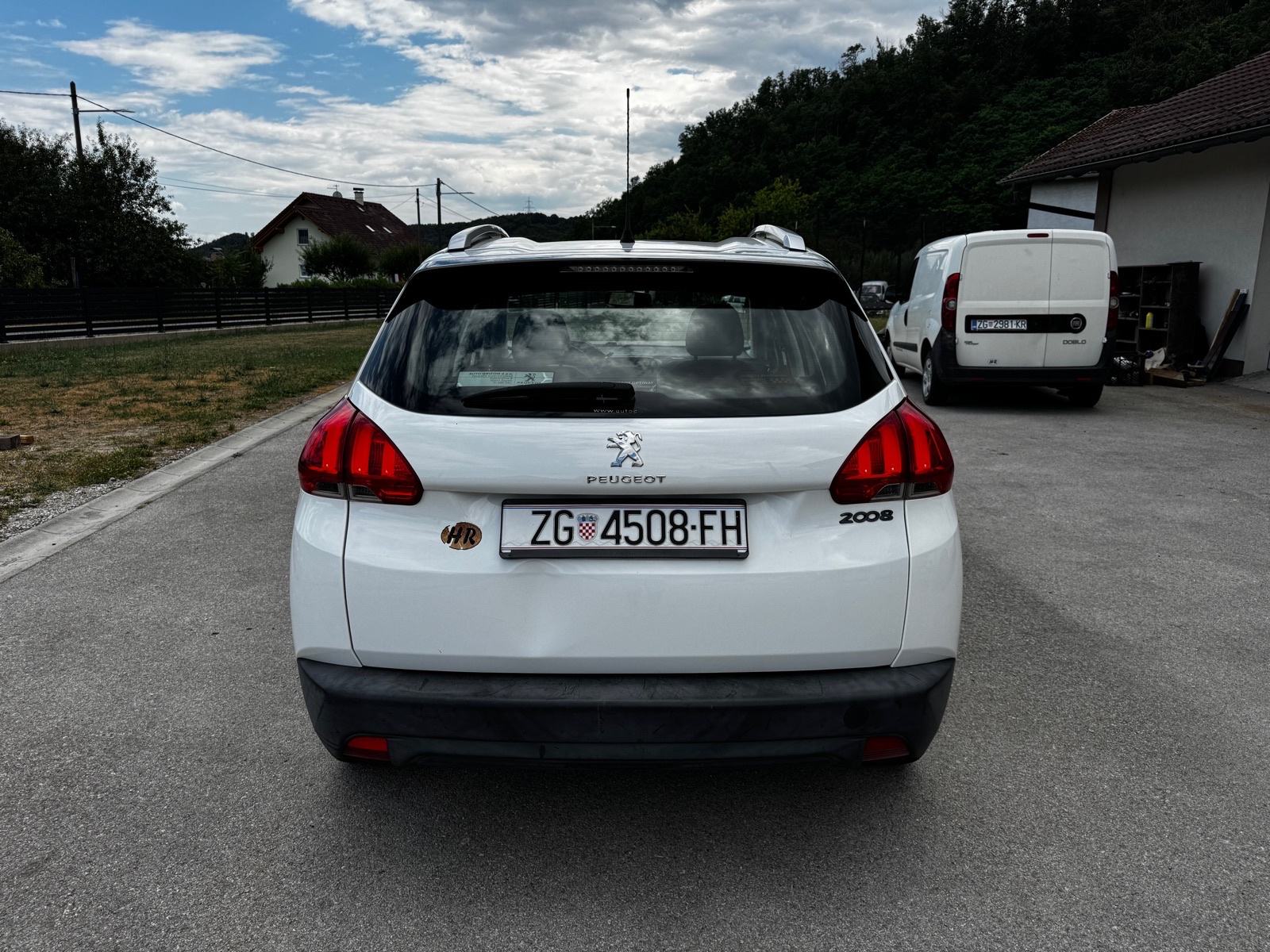Peugeot 2008 1,4 HDi Hrvatski auto kupac ne plaća prijenos, fotografija 7