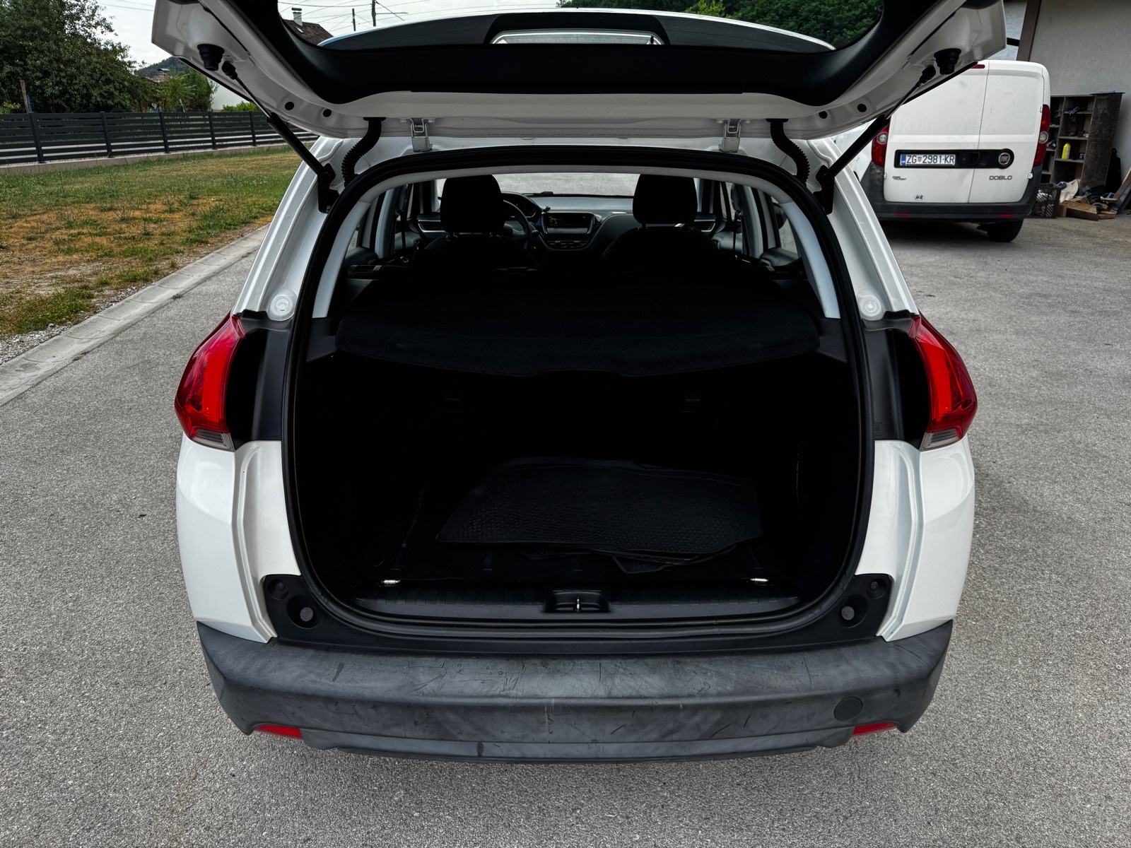 Peugeot 2008 1,4 HDi Hrvatski auto kupac ne plaća prijenos, fotografija 18
