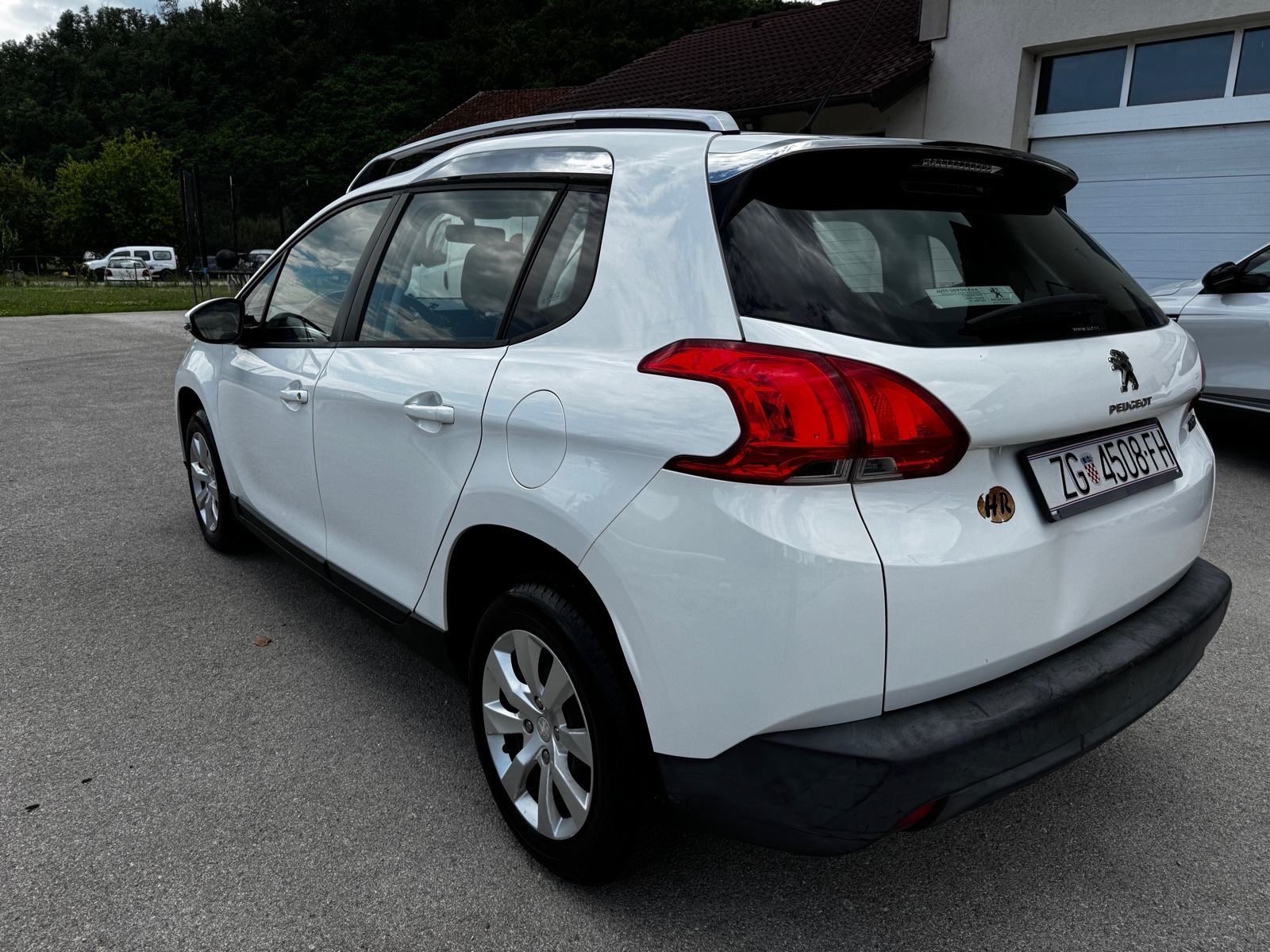 Peugeot 2008 1,4 HDi Hrvatski auto kupac ne plaća prijenos, fotografija 8