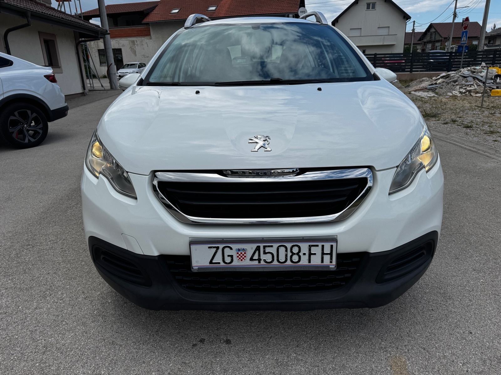 Peugeot 2008 1,4 HDi Hrvatski auto kupac ne plaća prijenos, fotografija 3