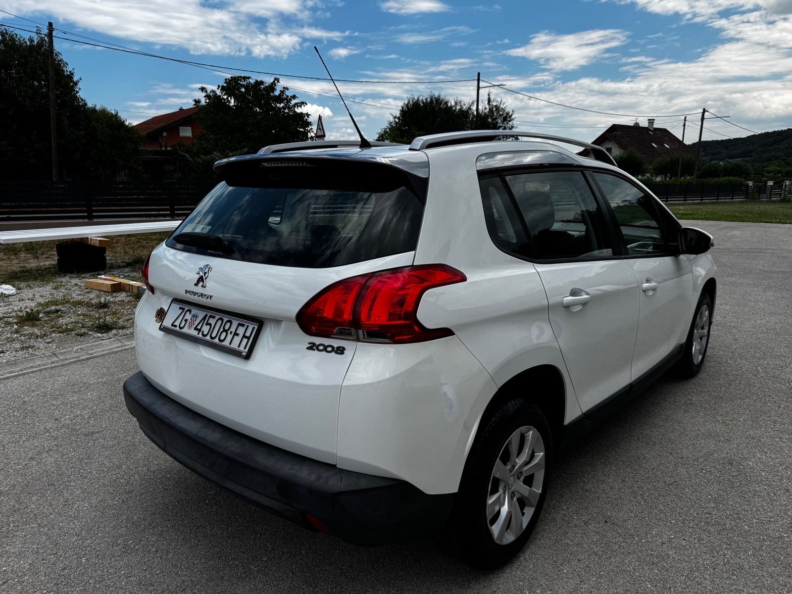 Peugeot 2008 1,4 HDi Hrvatski auto kupac ne plaća prijenos, fotografija 6
