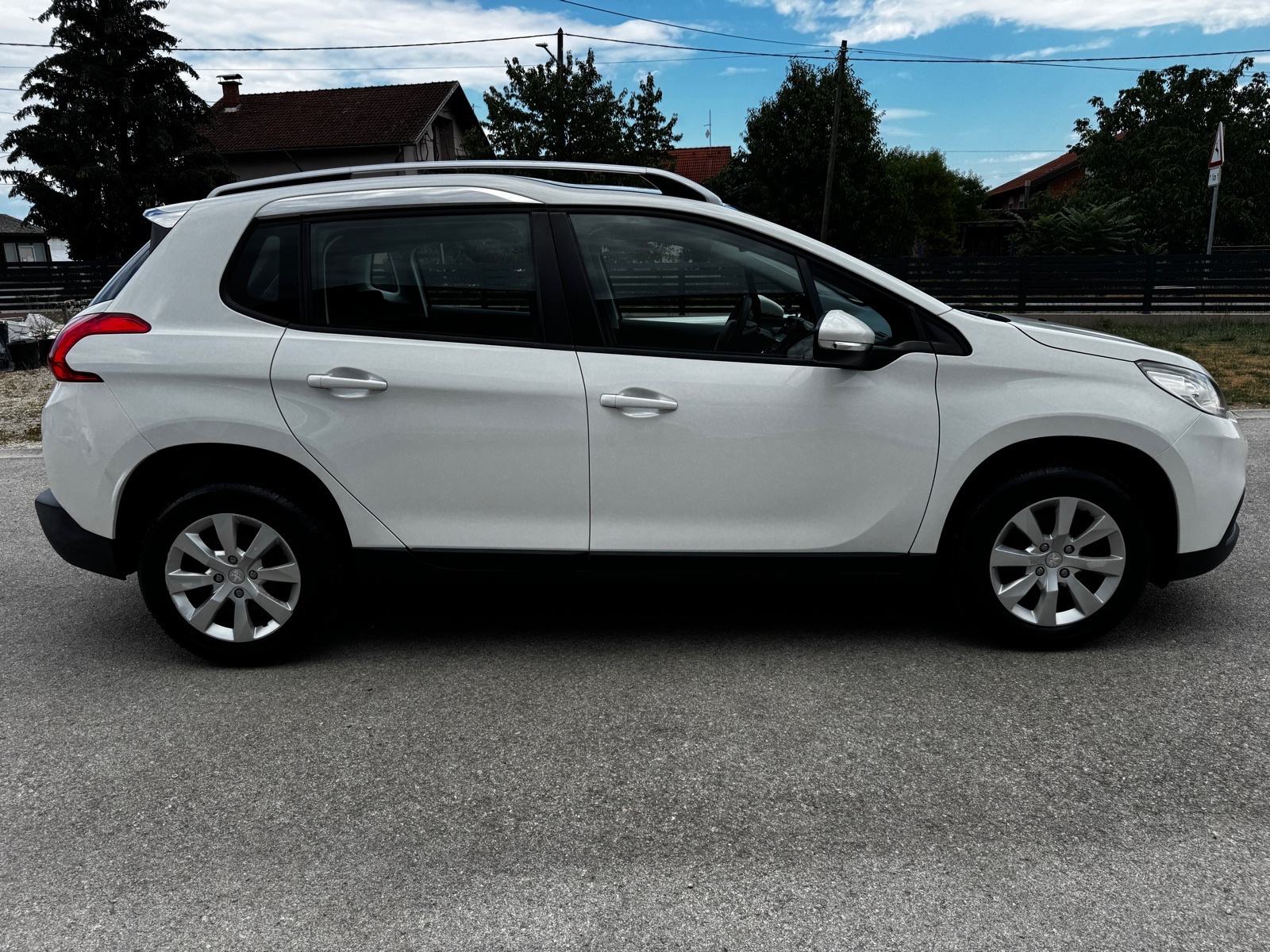 Peugeot 2008 1,4 HDi Hrvatski auto kupac ne plaća prijenos, fotografija 5