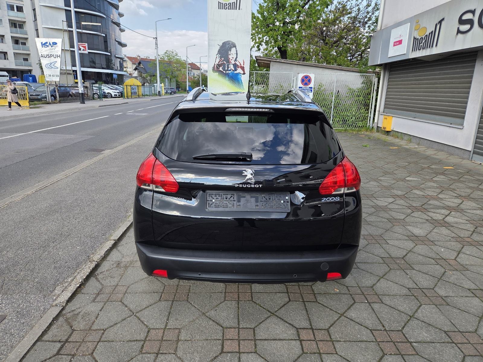 PEUGEOT 2008 1,4 HDi-1 VL-PANORAMSKI KROV-LED SVJETLA-PARKING SENZORI, fotografija 8