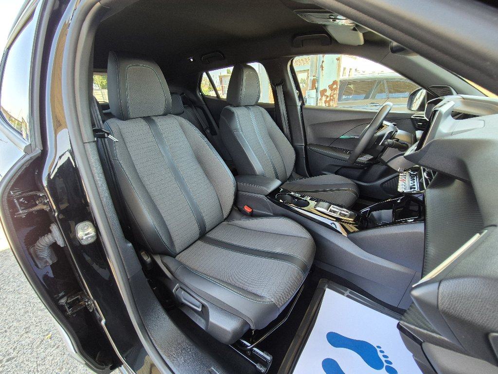 Peugeot 2008 1,5 automatik ALLURE, REDIZAJN, NAVI, KAMERA, LED, PDC, fotografija 17