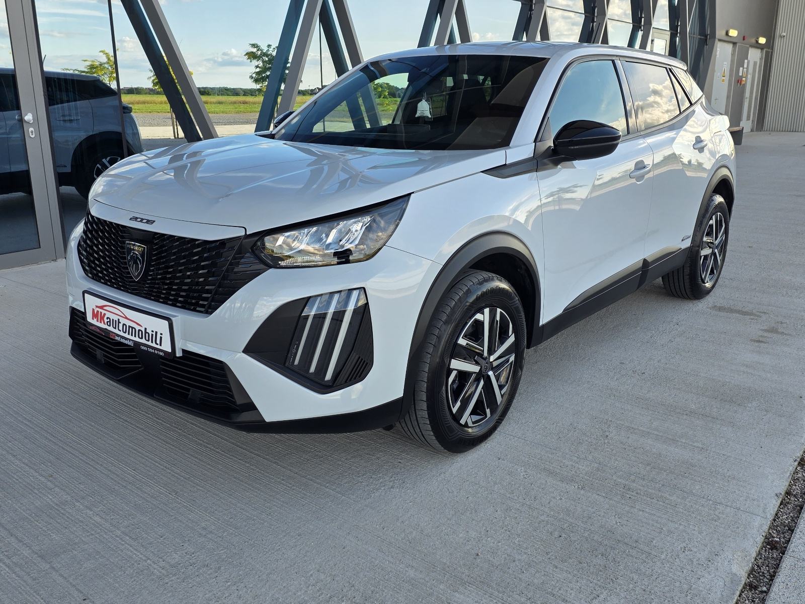 Peugeot 2008 1,5 AUTOMATIK,FUL LED,20 T.K.M,REG.GODINU DANA, fotografija 2