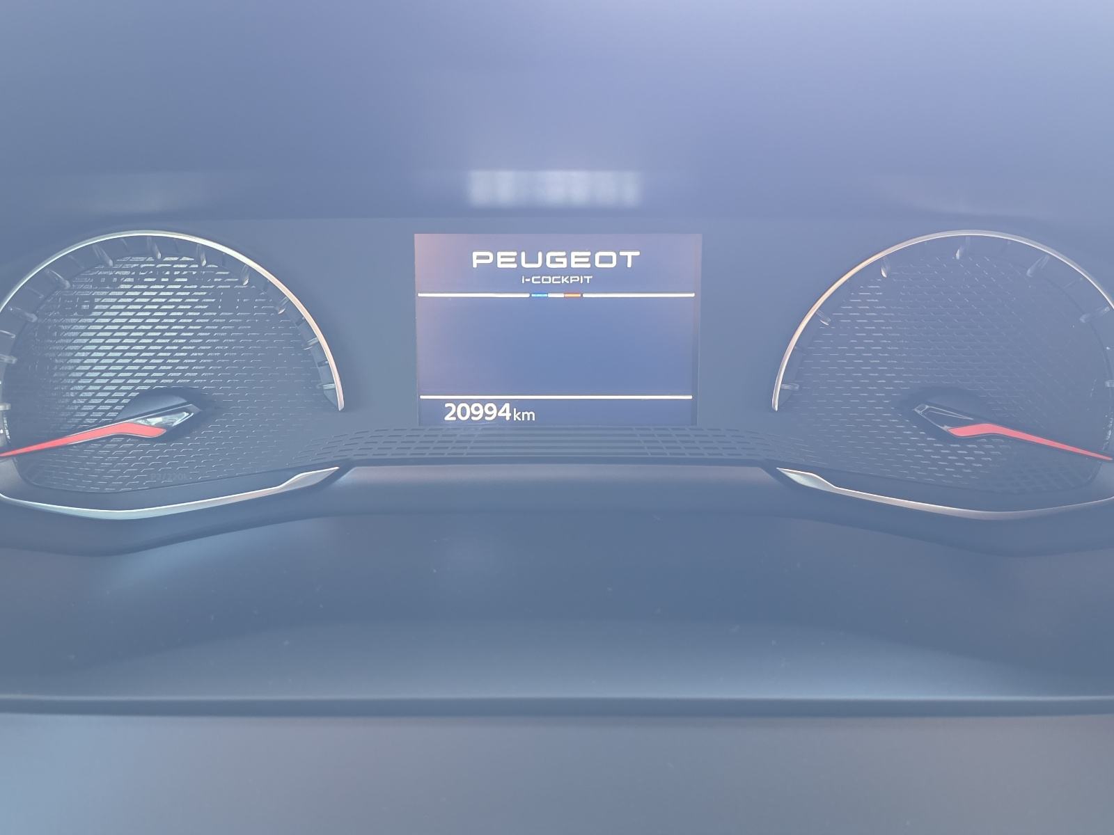 Peugeot 2008 1,5 AUTOMATIK,FUL LED,20 T.K.M,REG.GODINU DANA, fotografija 13
