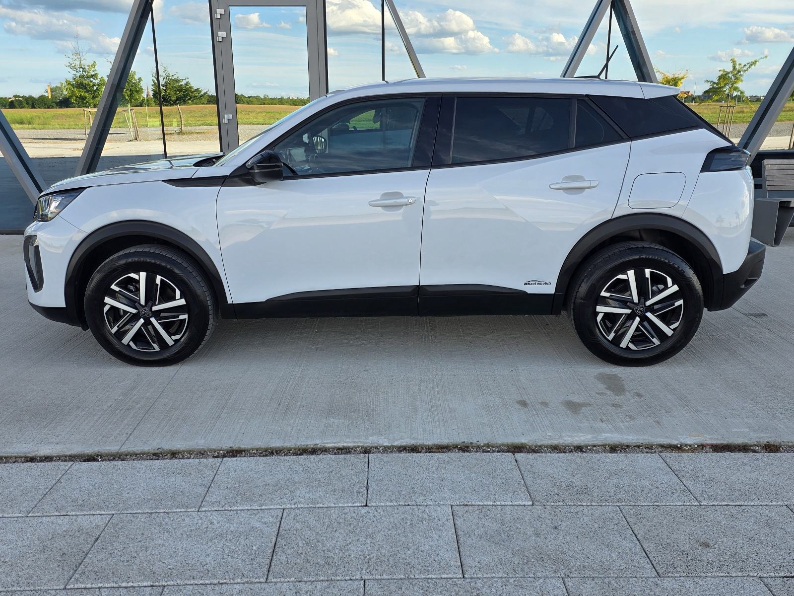 Peugeot 2008 1,5 AUTOMATIK,FUL LED,20 T.K.M,REG.GODINU DANA, fotografija 3