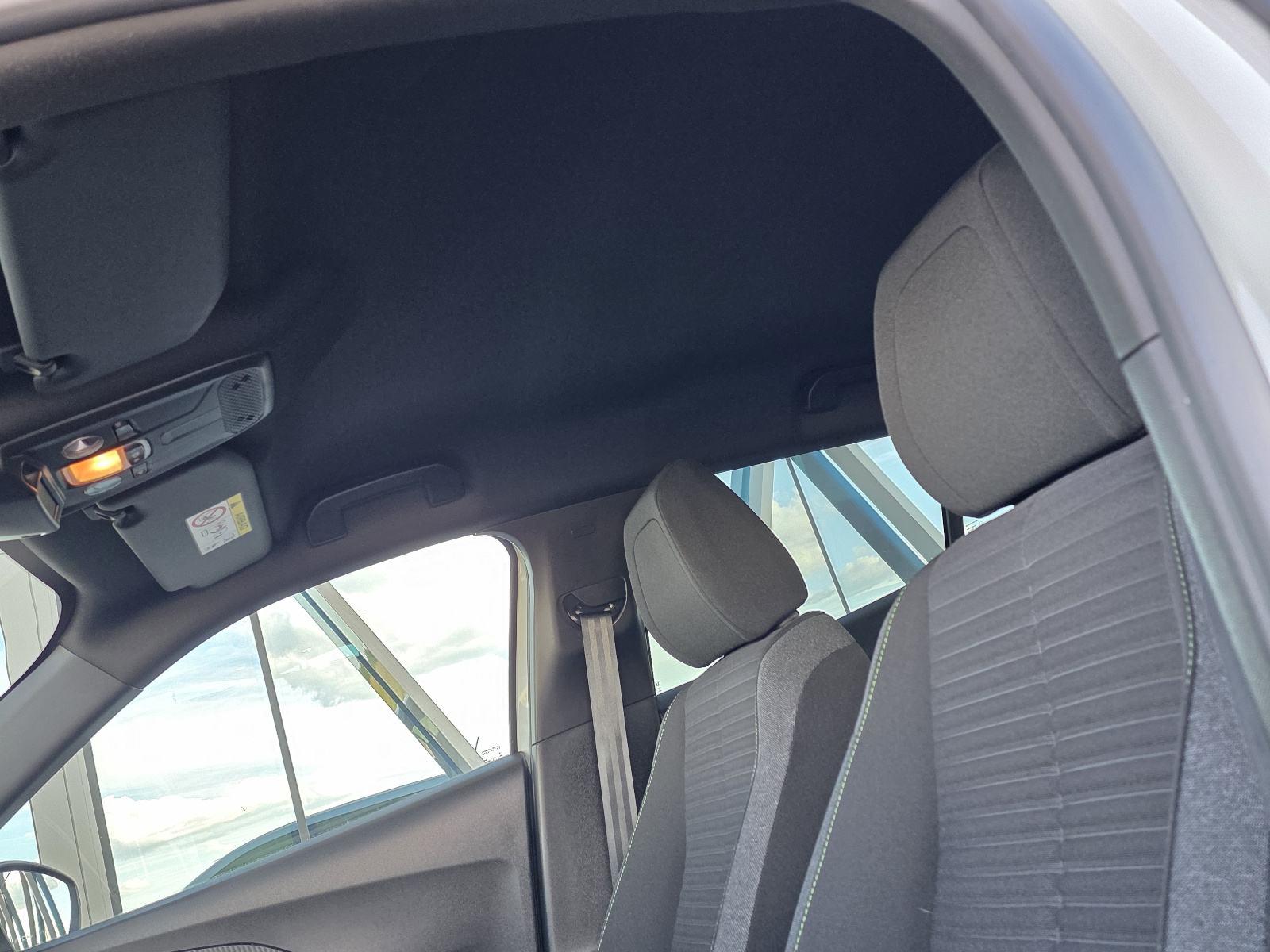 Peugeot 2008 1,5 AUTOMATIK,FUL LED,20 T.K.M,REG.GODINU DANA, fotografija 17