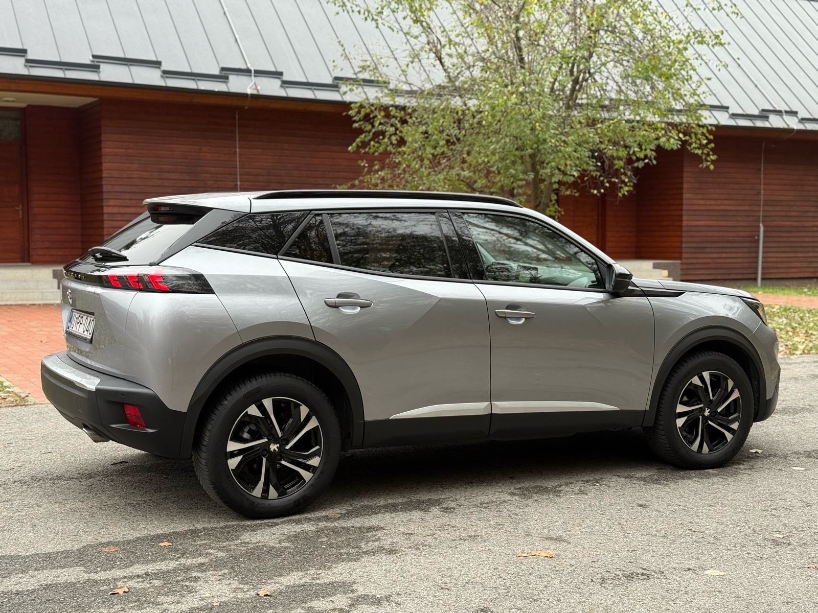 Peugeot 2008 1,5 D • AUTOMATIK•F1,ALU, U PDV-u•, fotografija 6