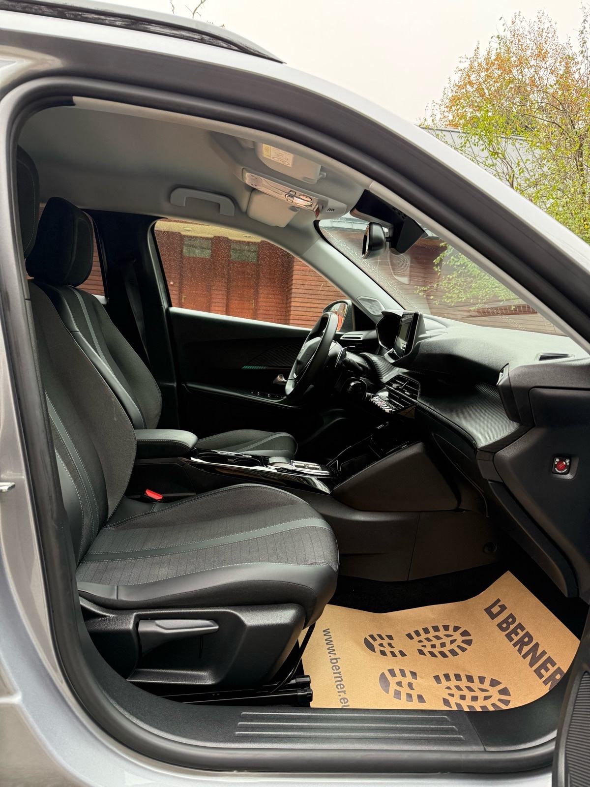 Peugeot 2008 1,5 D • AUTOMATIK•F1,ALU, U PDV-u•, fotografija 15