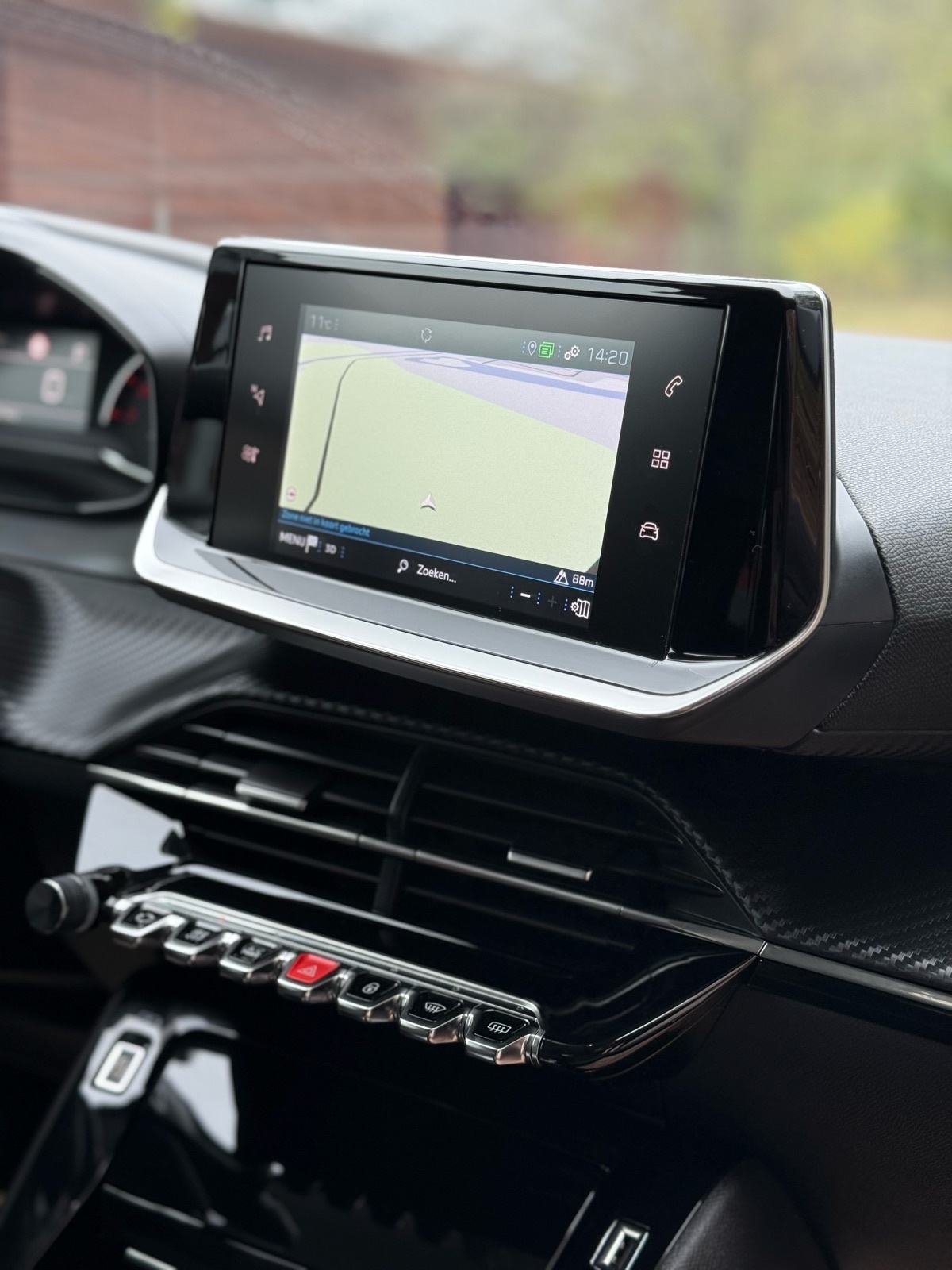 Peugeot 2008 1,5 D • AUTOMATIK•F1,ALU, U PDV-u•, fotografija 17