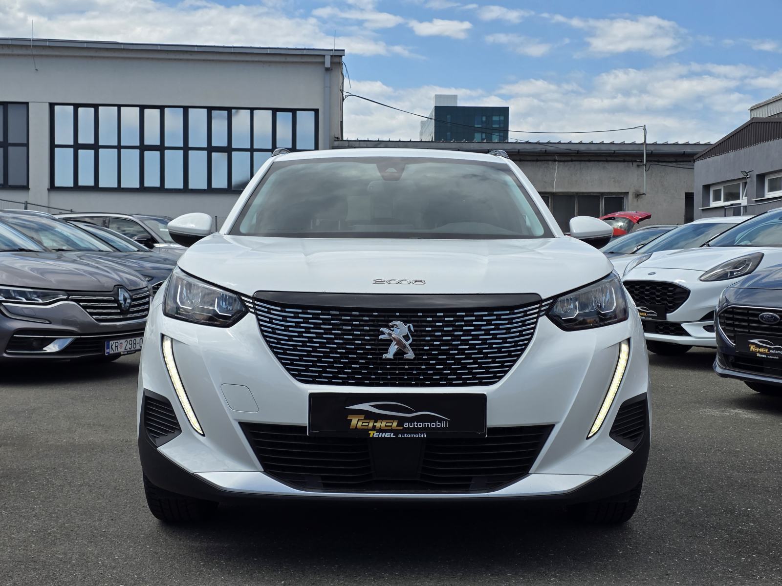 Peugeot 2008 1,5 BlueHDi 110 KS, ALLURE, KEYLESS, ALU 17, CAR VERTICAL, fotografija 6