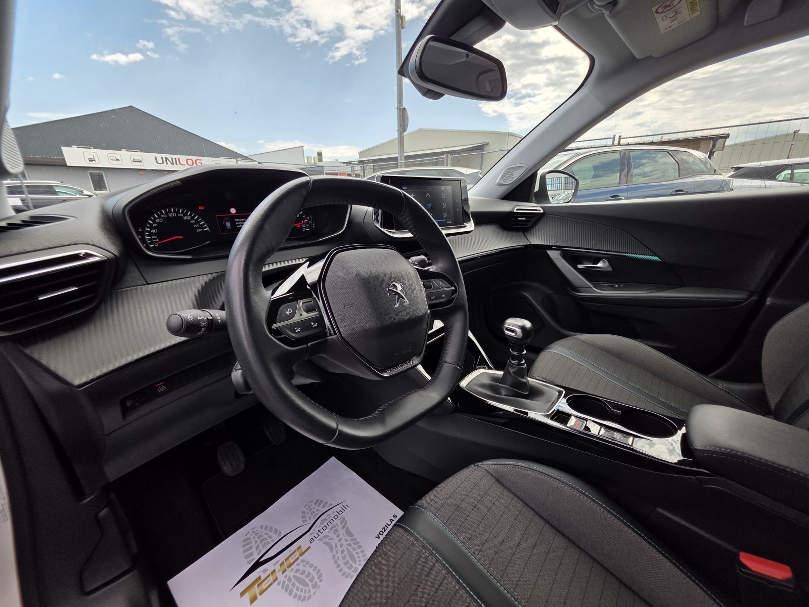 Peugeot 2008 1,5 BlueHDi 110 KS, ALLURE, KEYLESS, ALU 17, CAR VERTICAL, fotografija 8