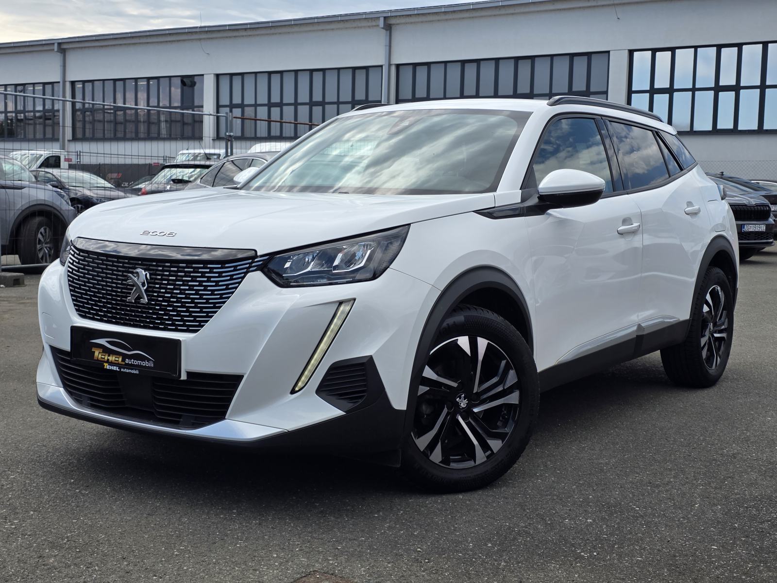 Peugeot 2008 1,5 BlueHDi 110 KS, ALLURE, KEYLESS, ALU 17, CAR VERTICAL, fotografija 7