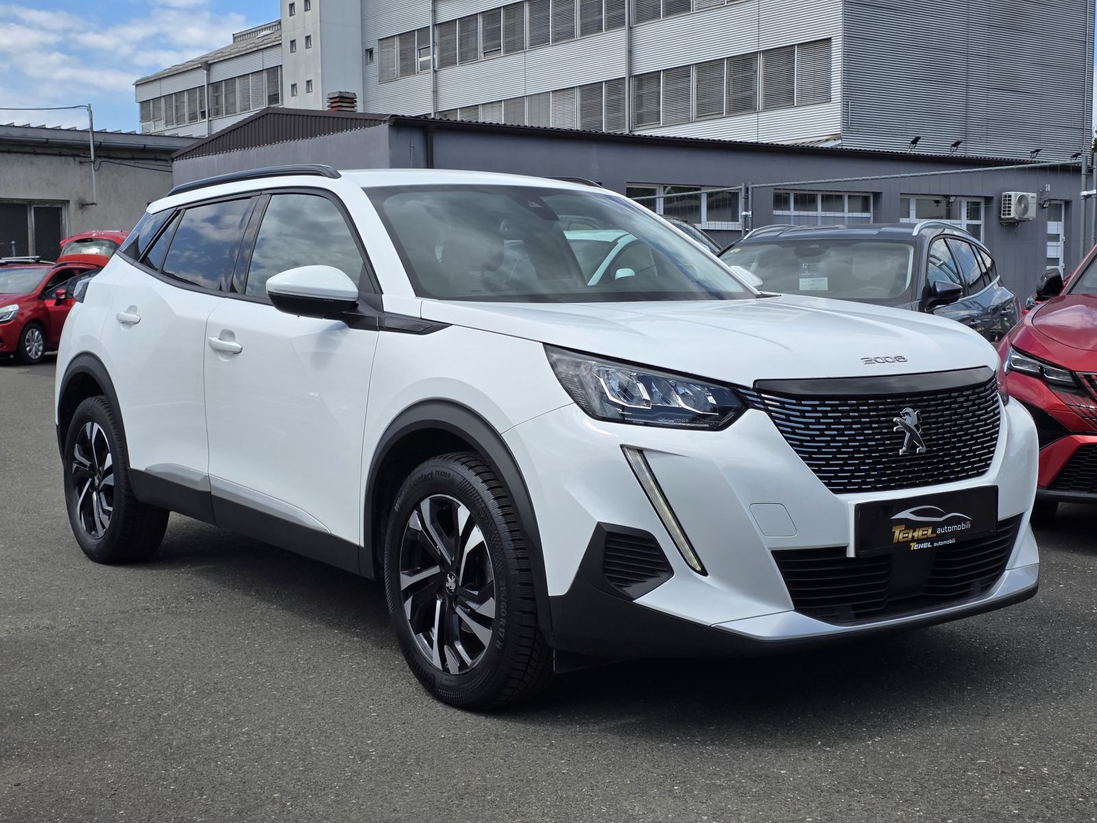 Peugeot 2008 1,5 BlueHDi 110 KS, ALLURE, KEYLESS, ALU 17, CAR VERTICAL, fotografija 5