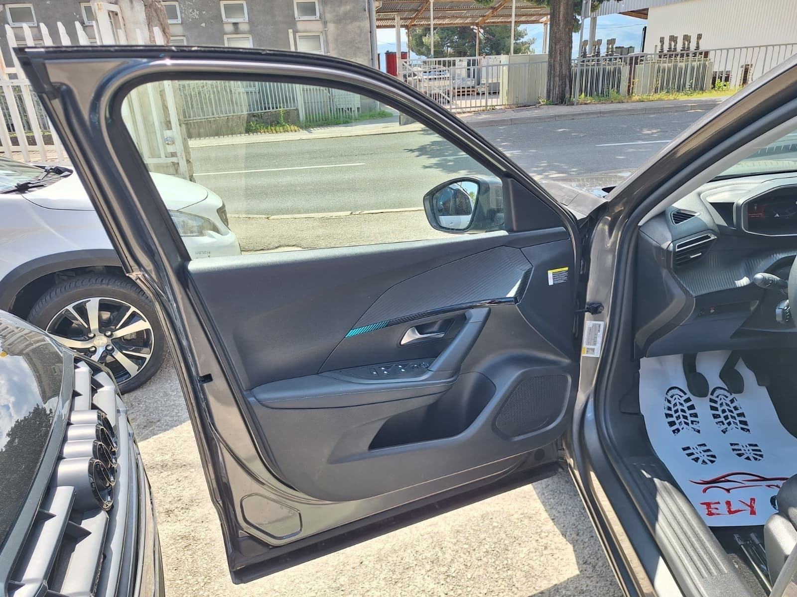 Peugeot 2008 1,5 BlueHDI 110 KS Allure(Virtaul/PARKING KAMERA‼️AKCIJA, fotografija 10