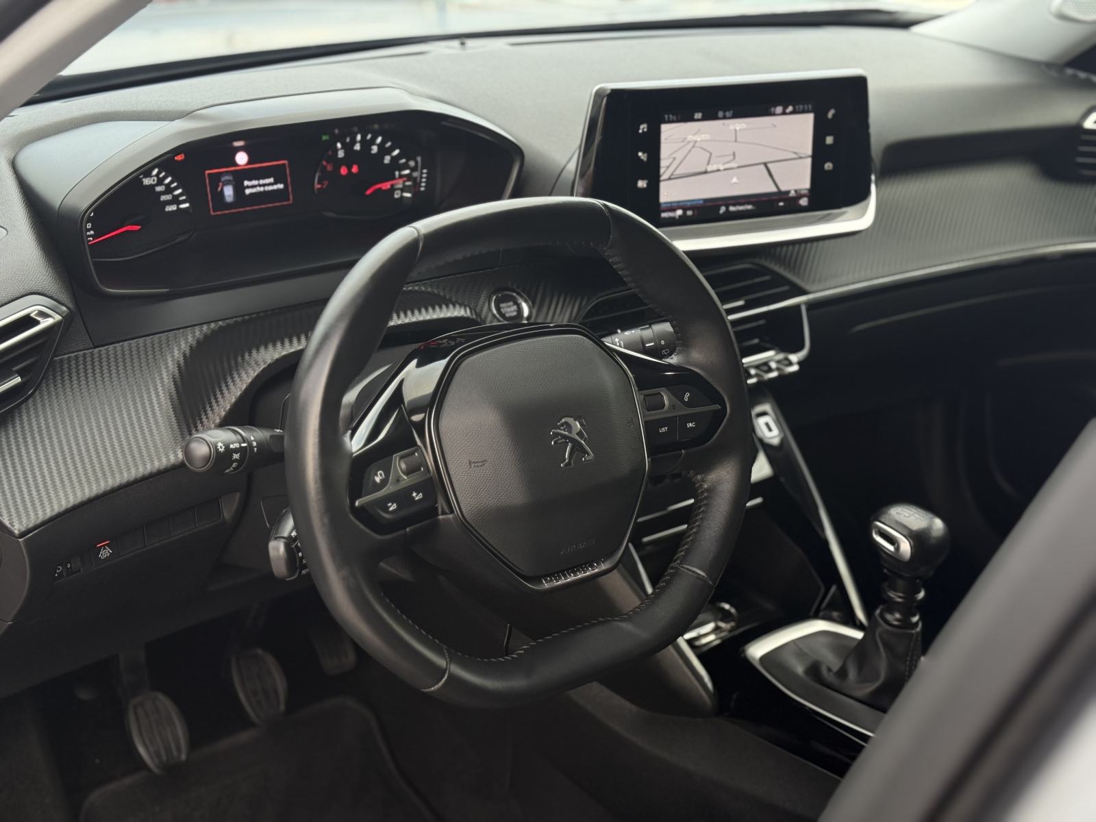 Peugeot 2008 1,5 BlueHDI 2021g. *ALLURE* Garancija 12 mjeseci*, fotografija 10