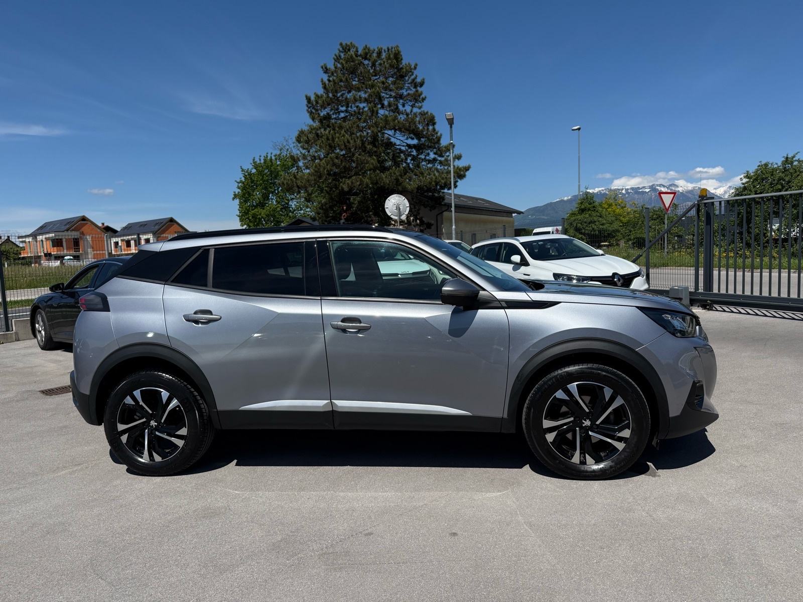 Peugeot 2008 1.5 BlueHDi Allure | 2021. | 134tkm | G1 Jamstvo | PDV, fotografija 4