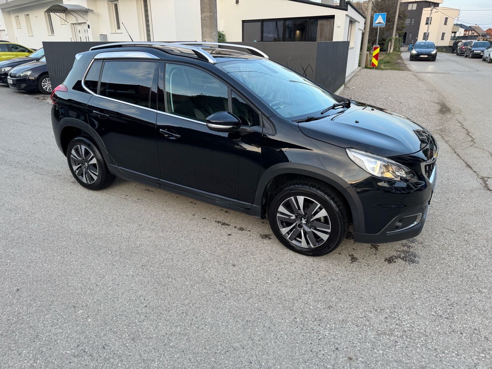 Peugeot 2008 1,5 BlueHDI allure, fotografija 5
