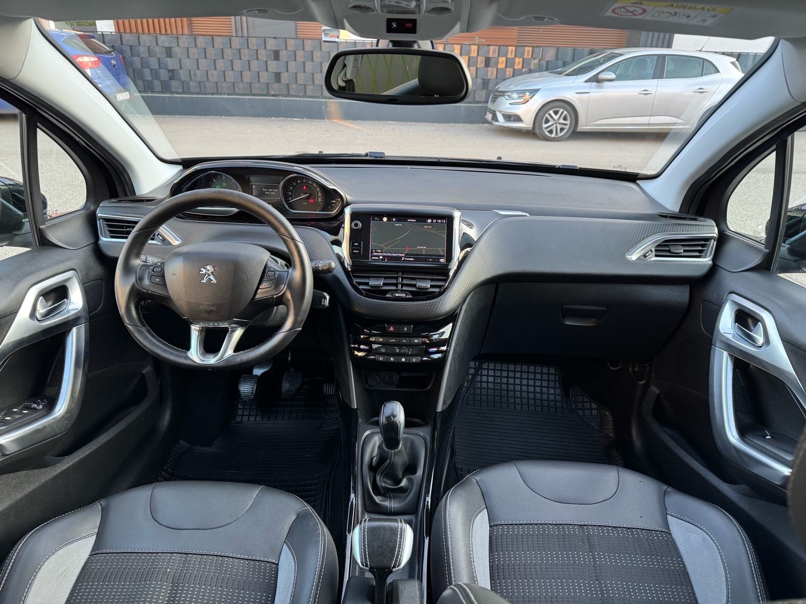 Peugeot 2008 1,5 BlueHDI allure, fotografija 8