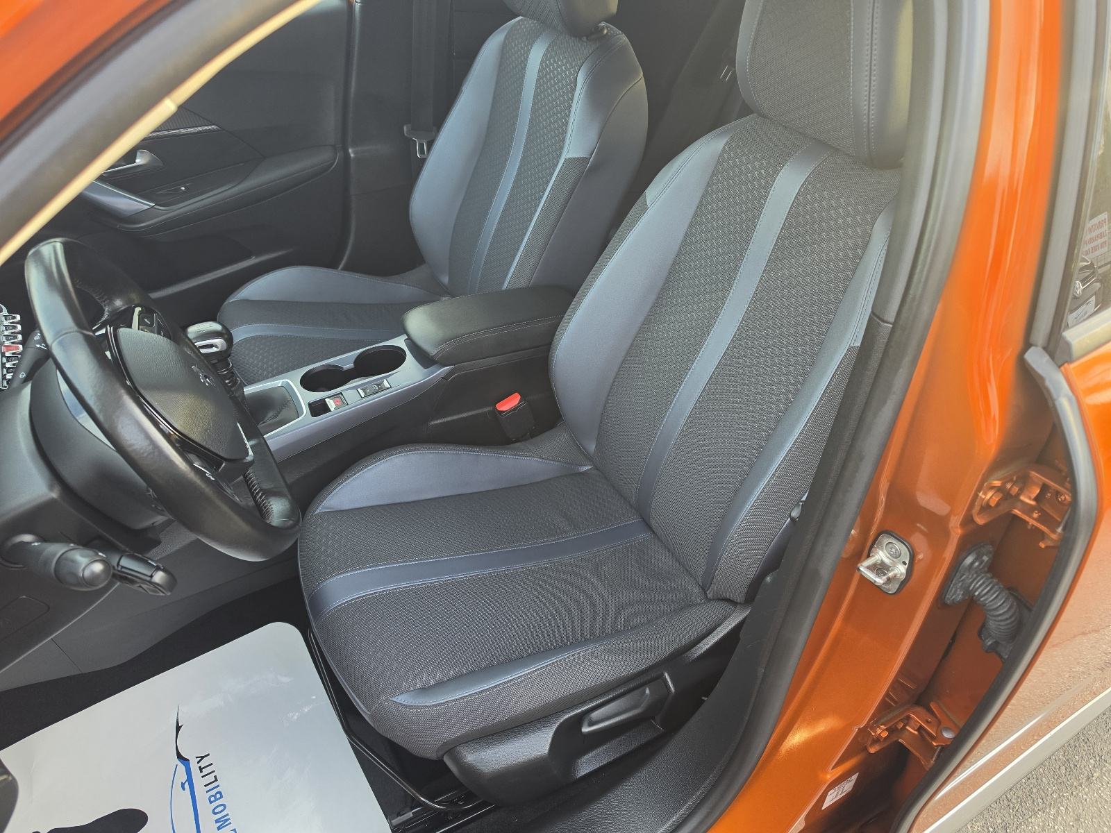 Peugeot 2008 1,5 BlueHDI ALLURE VIRTUAL KAMERA VEL. NAVI **GARANCIJA**, fotografija 8