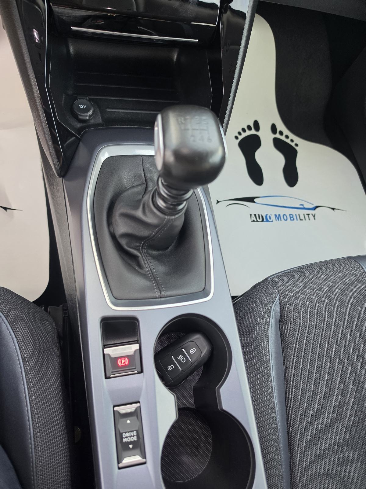 Peugeot 2008 1,5 BlueHDI ALLURE VIRTUAL KAMERA VEL. NAVI **GARANCIJA**, fotografija 16