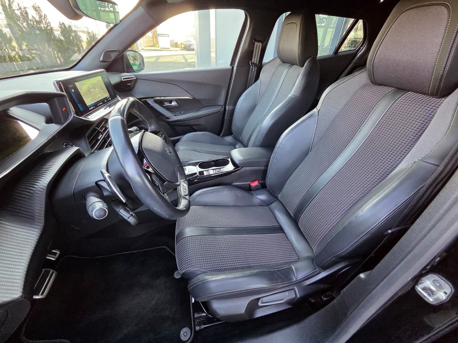 Peugeot 2008 1,5 BlueHDI AUTOMATIK*GT-LINE*FULL LED NAVI ALU*GARANCIJA, fotografija 9