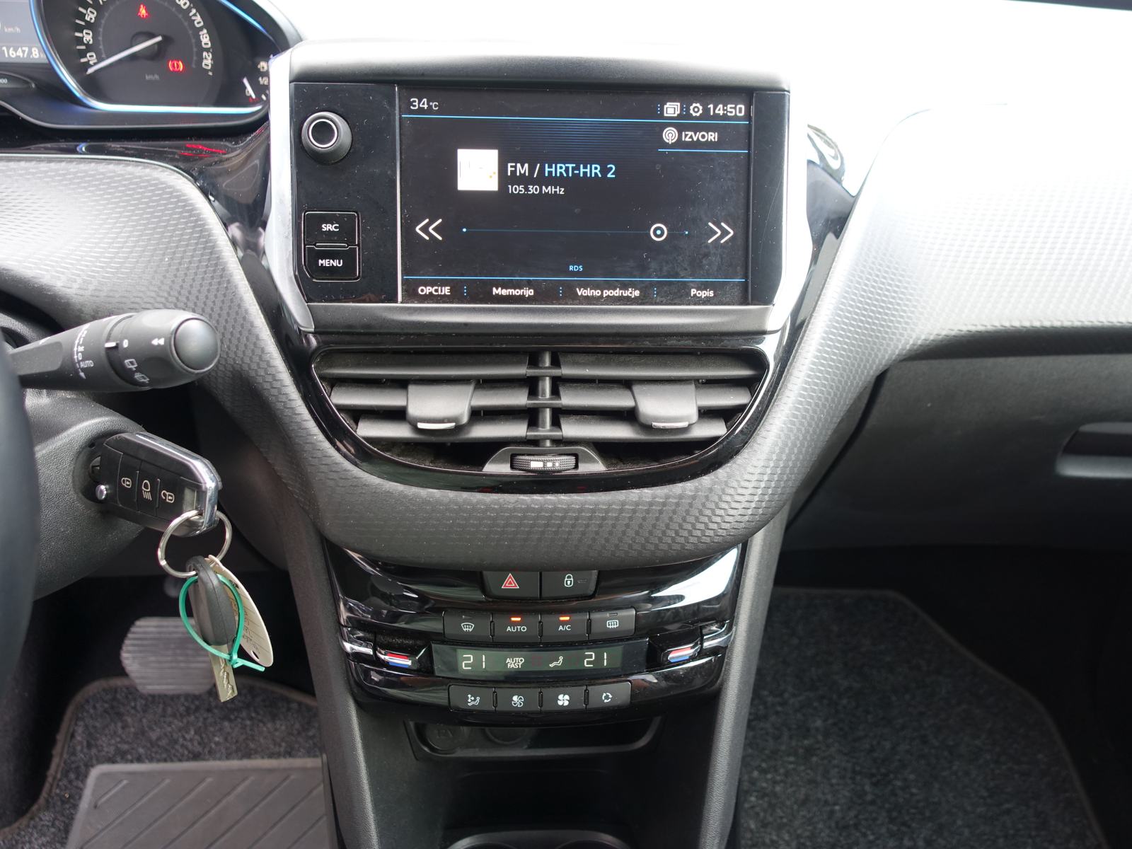 Peugeot 2008 Allure 1,5 HDI 120 EAT6 Automatik /JAMSTVO + REGISTRACIJA, fotografija 17