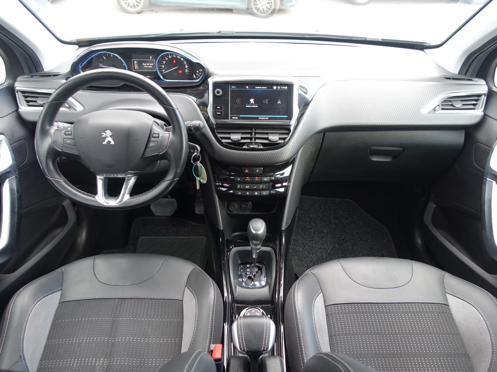 Peugeot 2008 Allure 1,5 HDI 120 EAT6 Automatik /JAMSTVO + REGISTRACIJA, fotografija 10