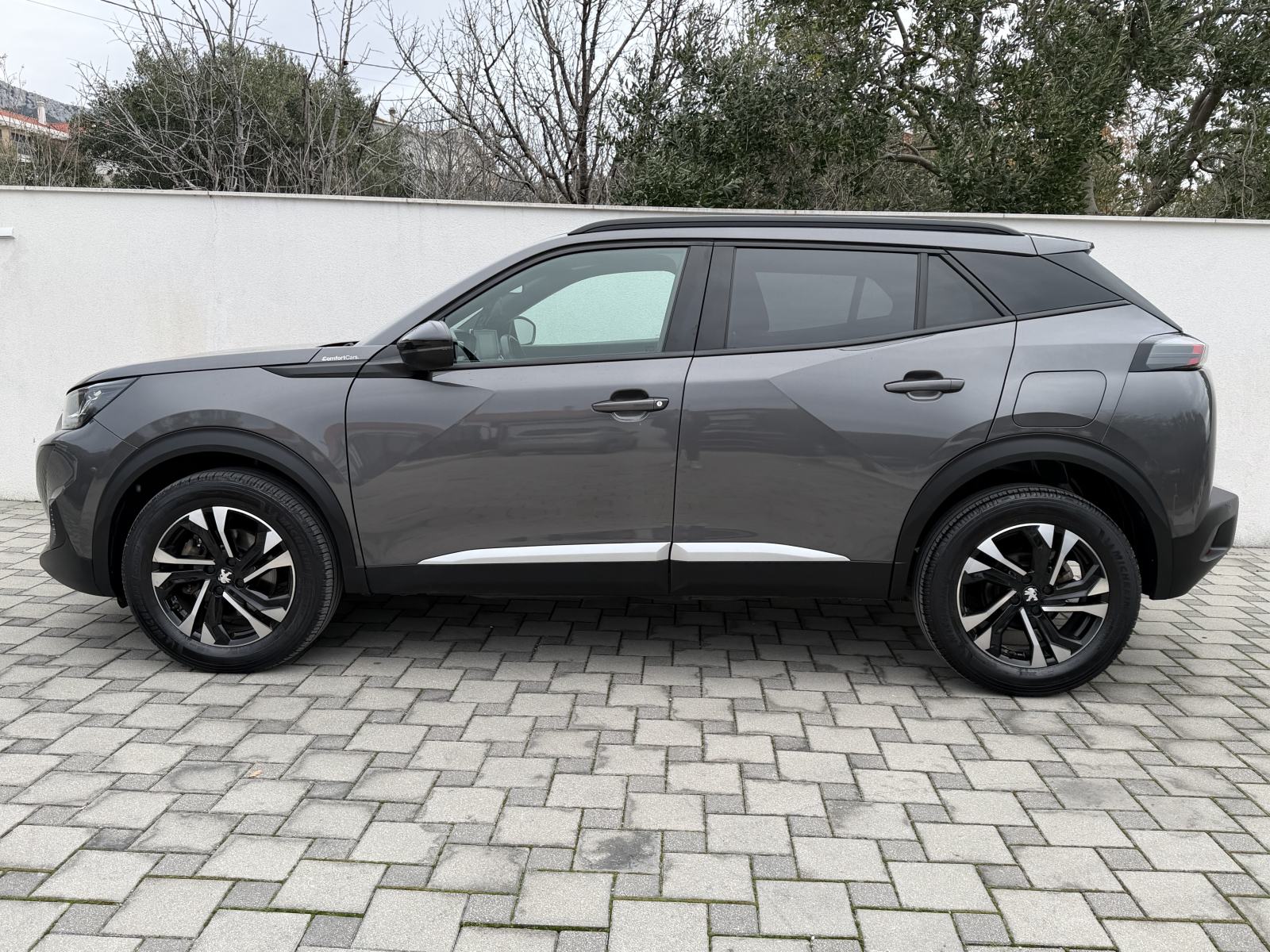 Peugeot 2008 1,5 BlueHDI~Automatik~Navi~Virtual~Led~Kamera~Servisna~, fotografija 7
