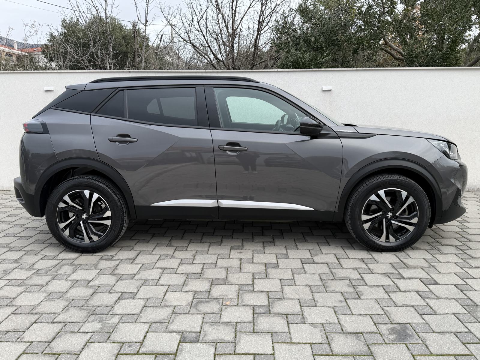 Peugeot 2008 1,5 BlueHDI~Automatik~Navi~Virtual~Led~Kamera~Servisna~, fotografija 8
