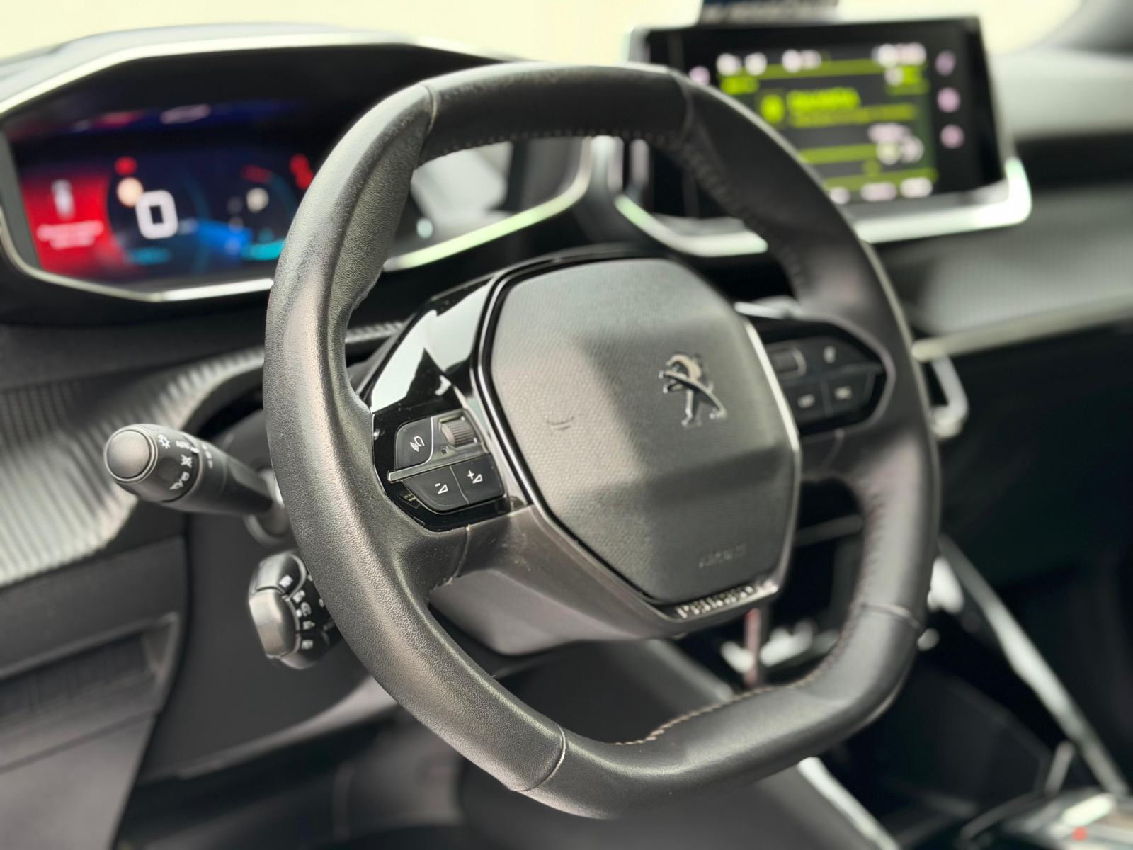 Peugeot 2008 1,5 BlueHDI~Automatik~Navi~Virtual~Led~Kamera~Servisna~, fotografija 16