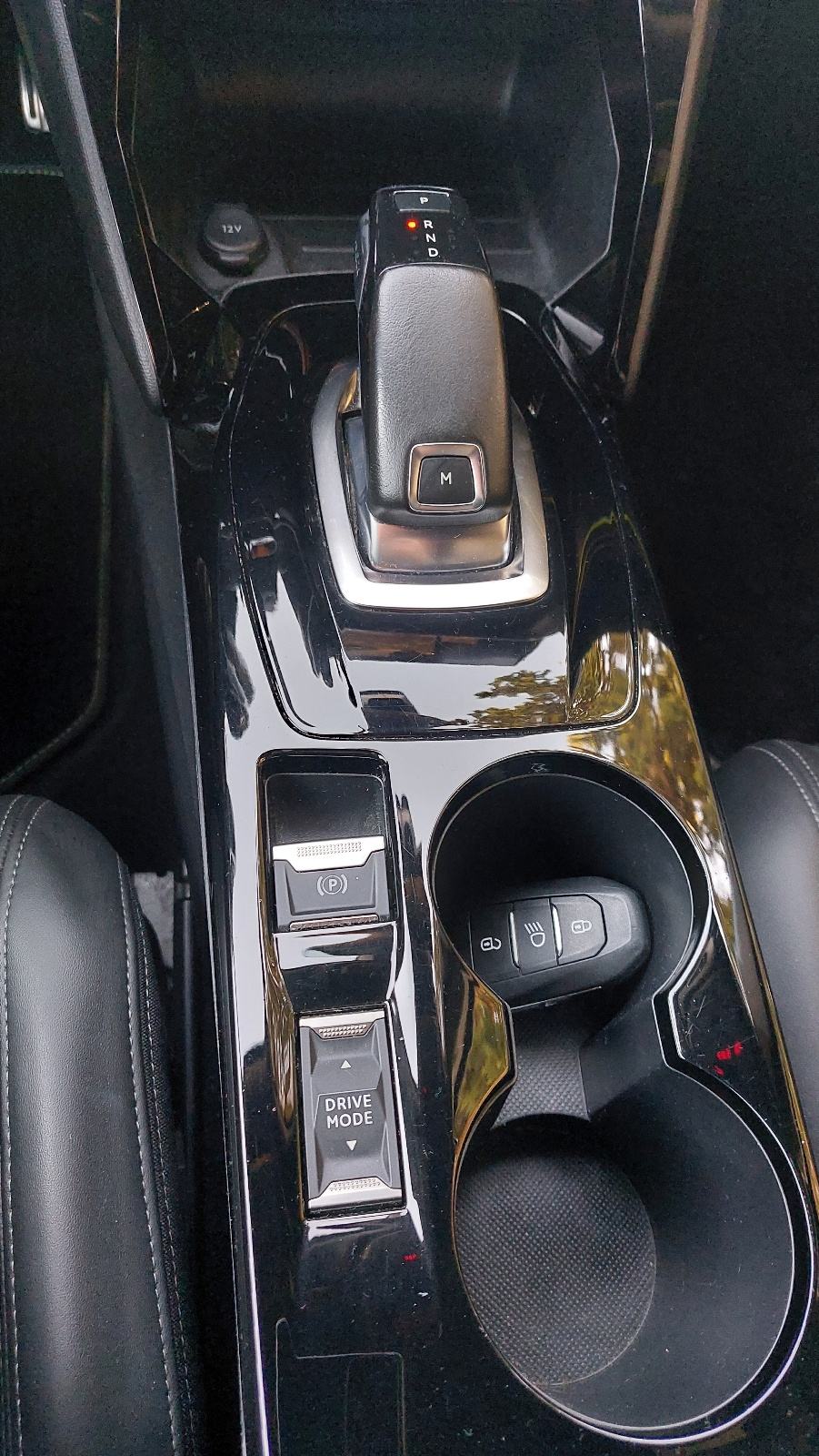 Peugeot 2008 1,5 BlueHDI GT LINE AUTOMATIK, fotografija 17