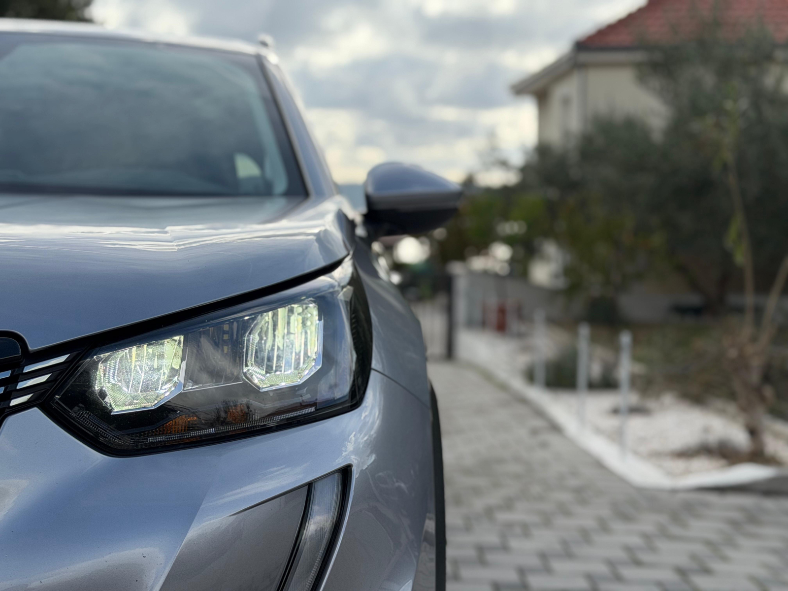 Peugeot 2008 1,5 BlueHDI~Automatik~Virtual~Kamera~Servisna~Jamstvo, fotografija 13