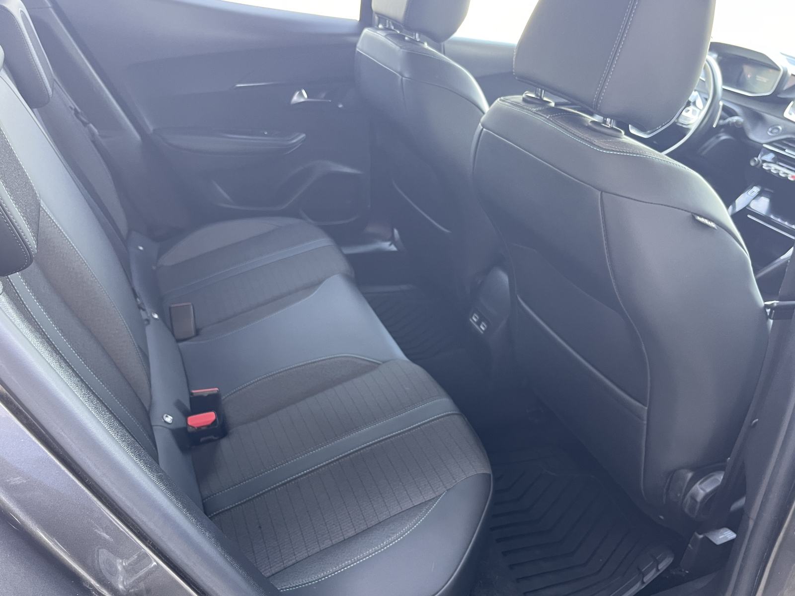 Peugeot 2008 1,5 BlueHDI ALLURE, LEASING BEZ UČEŠĆA I BEZ JAMCA, fotografija 14