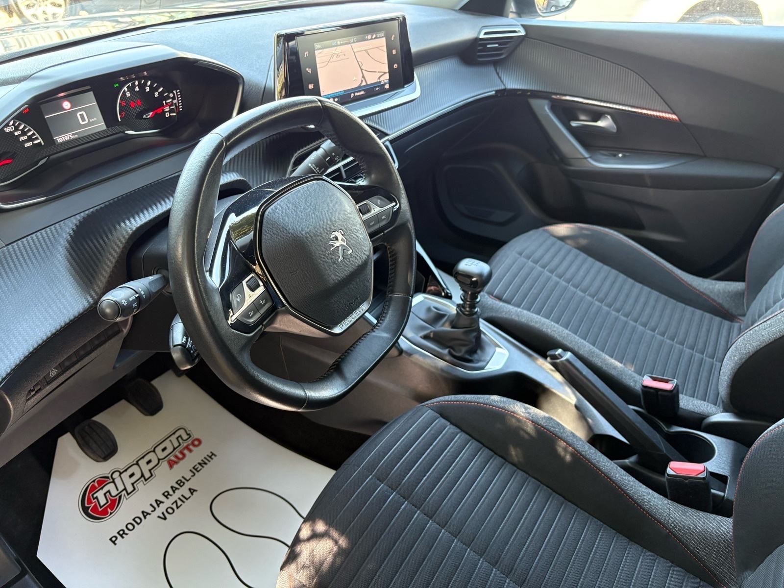 Peugeot 2008 1,5 BlueHDI NAVI - KLIMA - LEASING RATA 204 €, fotografija 11