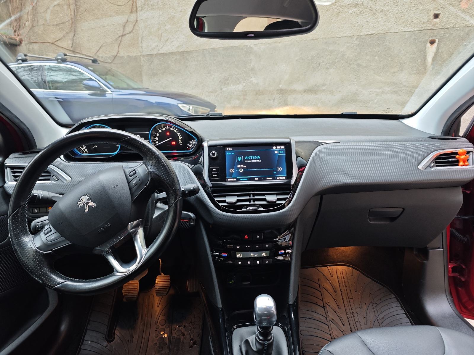Peugeot 2008 1,5 BlueHDI-off, fotografija 11