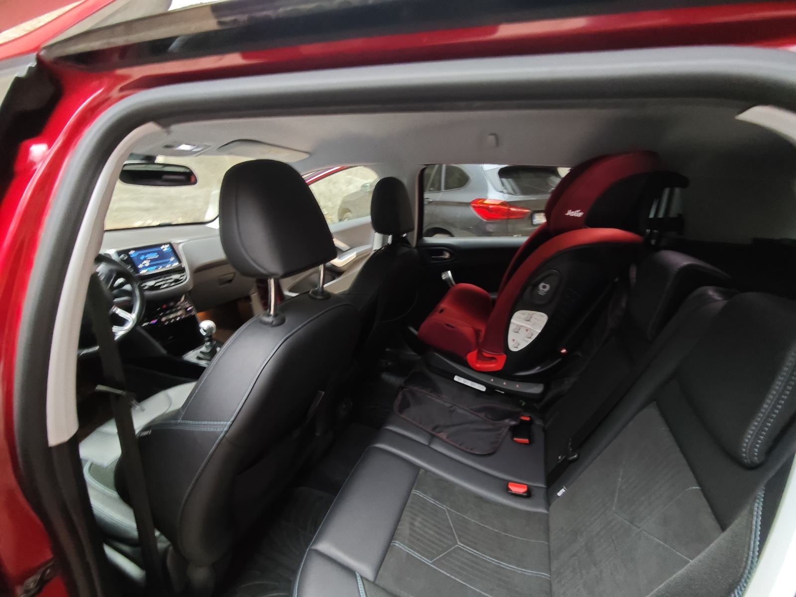 Peugeot 2008 1,5 BlueHDI-off, fotografija 8
