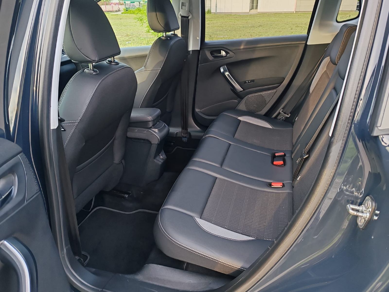 Peugeot 2008 1,5 BlueHDI. 2019 god, Servisna knjiga, Veliki servis, fotografija 9