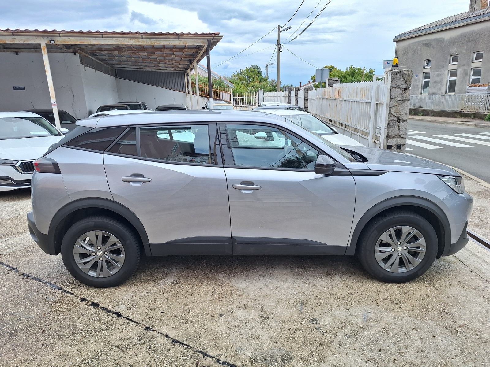 Peugeot 2008 1,5 HDI 110KS LED/NAVI.(NOVI Lanac 8mm)REG.10/2026, fotografija 7