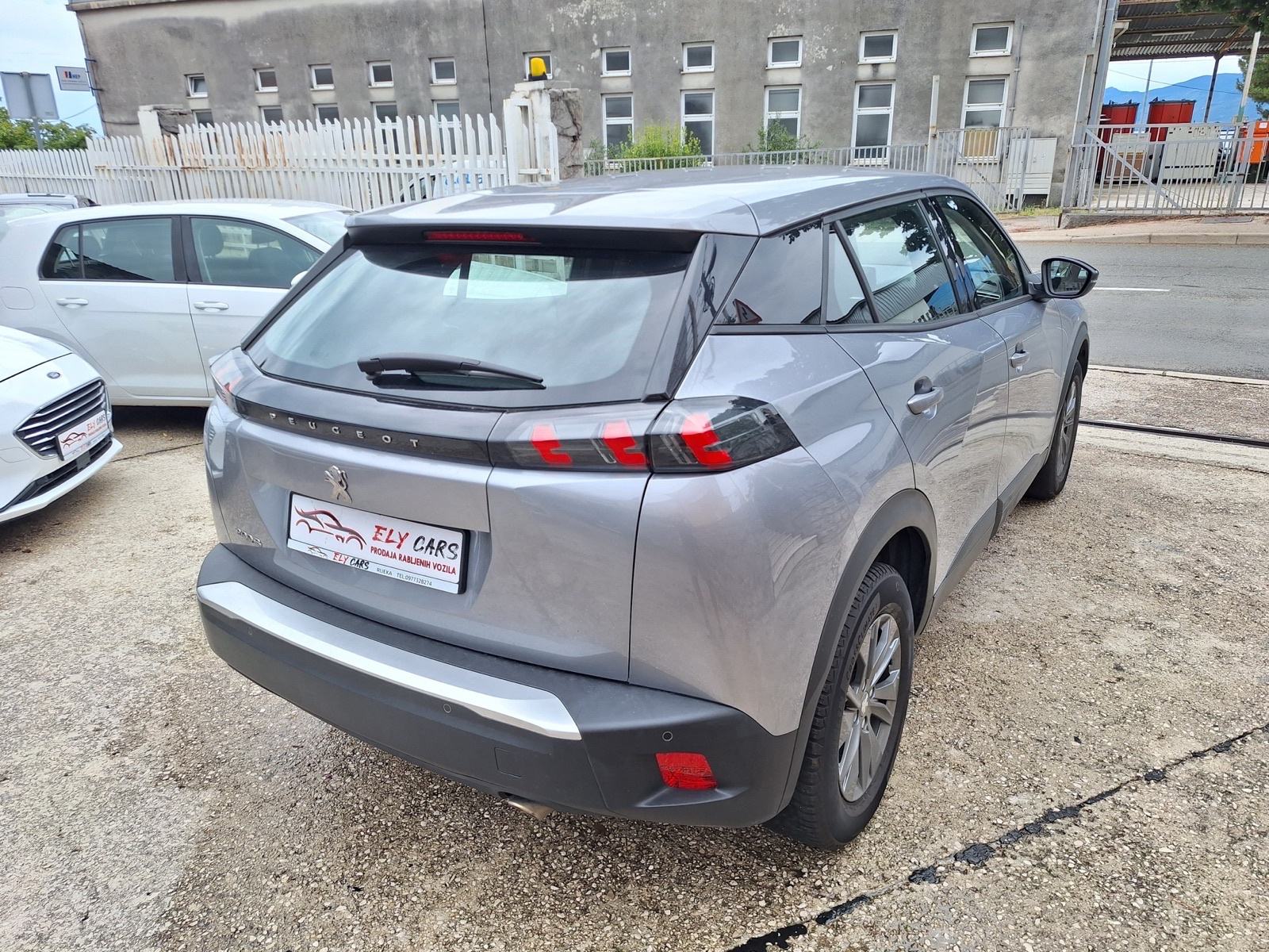 Peugeot 2008 1,5 HDI 110KS LED/NAVI.(NOVI Lanac 8mm)REG.10/2026, fotografija 5