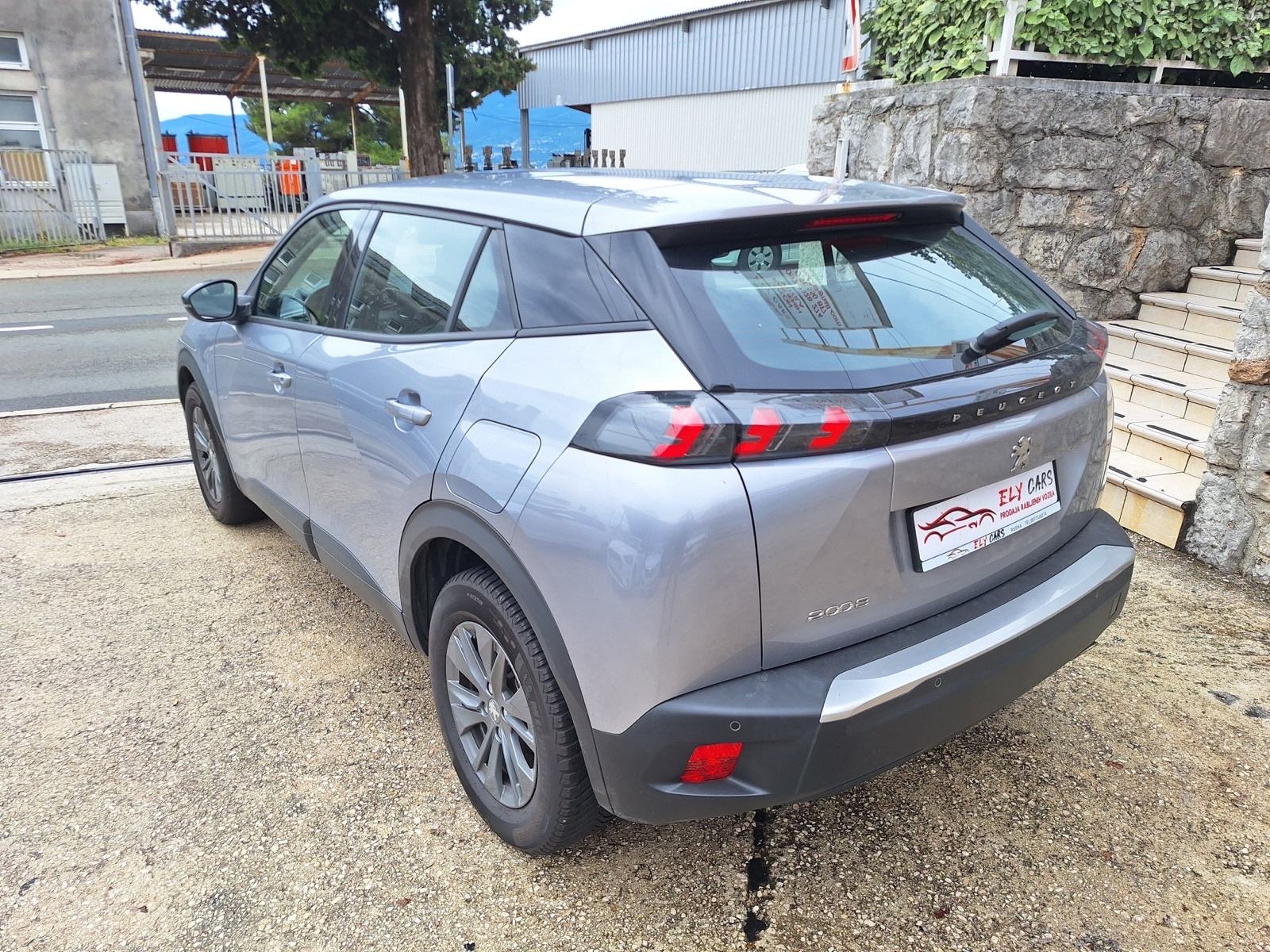 Peugeot 2008 1,5 HDI 110KS LED/NAVI.(NOVI Lanac 8mm)REG.10/2026, fotografija 4