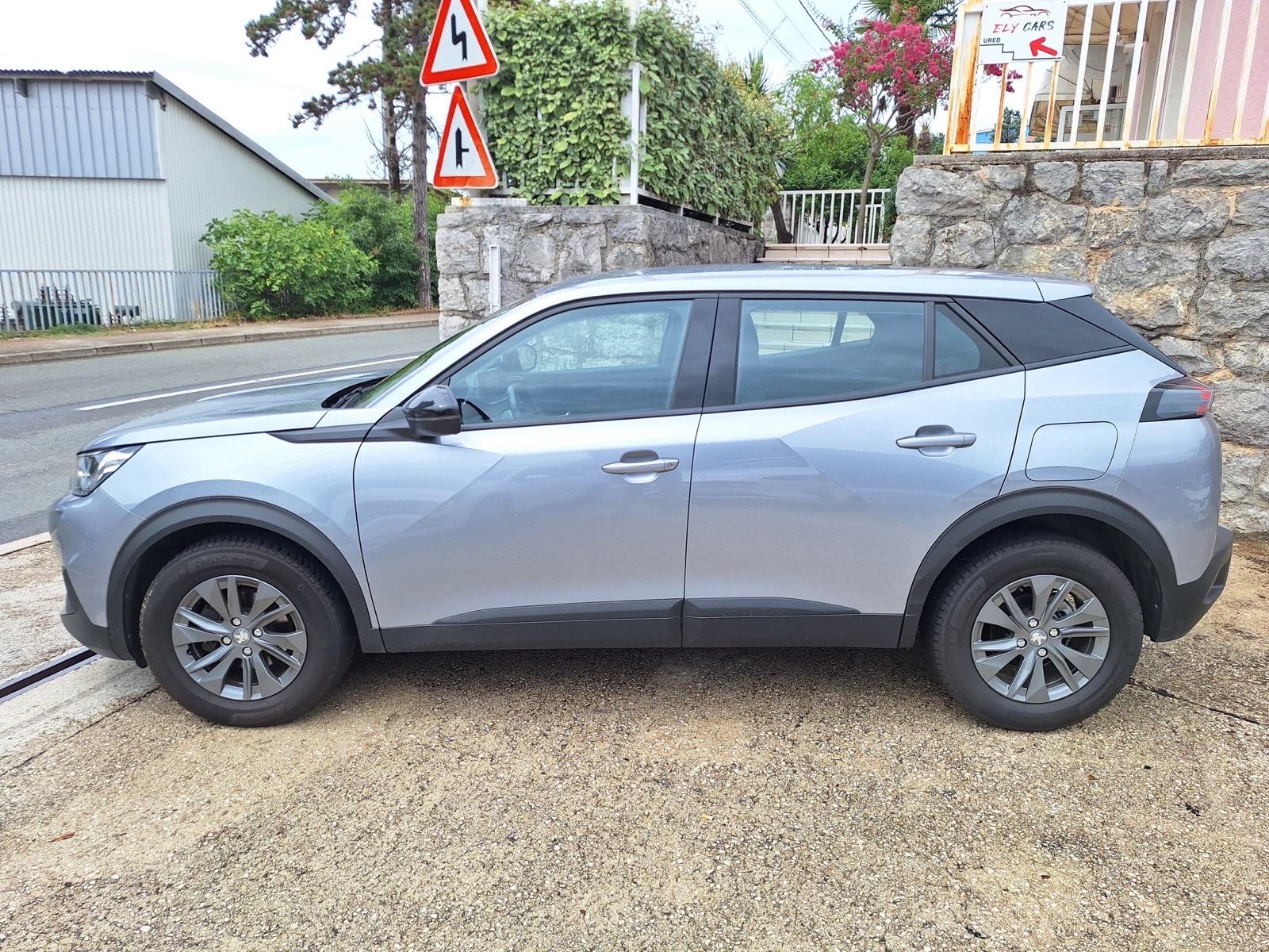 Peugeot 2008 1,5 HDI 110KS LED/NAVI.(NOVI Lanac 8mm)REG.10/2026, fotografija 6