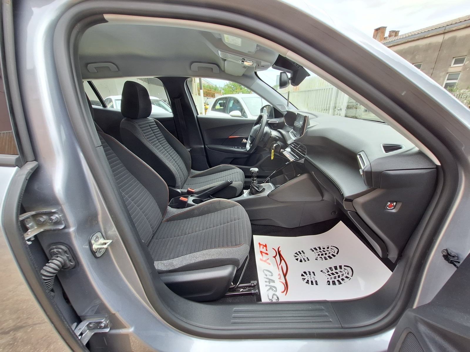 Peugeot 2008 1,5 HDI 110KS LED/NAVI.(NOVI Lanac 8mm)REG.10/2026, fotografija 16