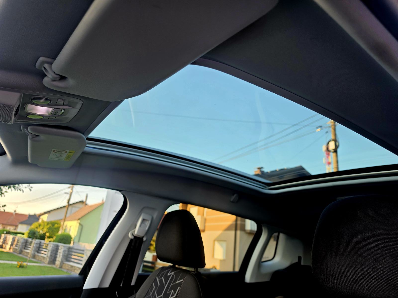Peugeot 2008 1,6 BENZIN,,SERVISNA,ODLIČAN,,114292KM, fotografija 17