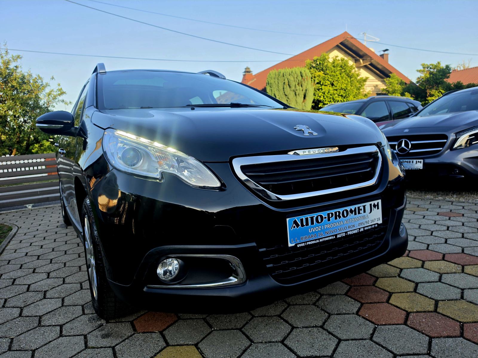 Peugeot 2008 1,6 BENZIN,,SERVISNA,ODLIČAN,,114292KM, fotografija 3