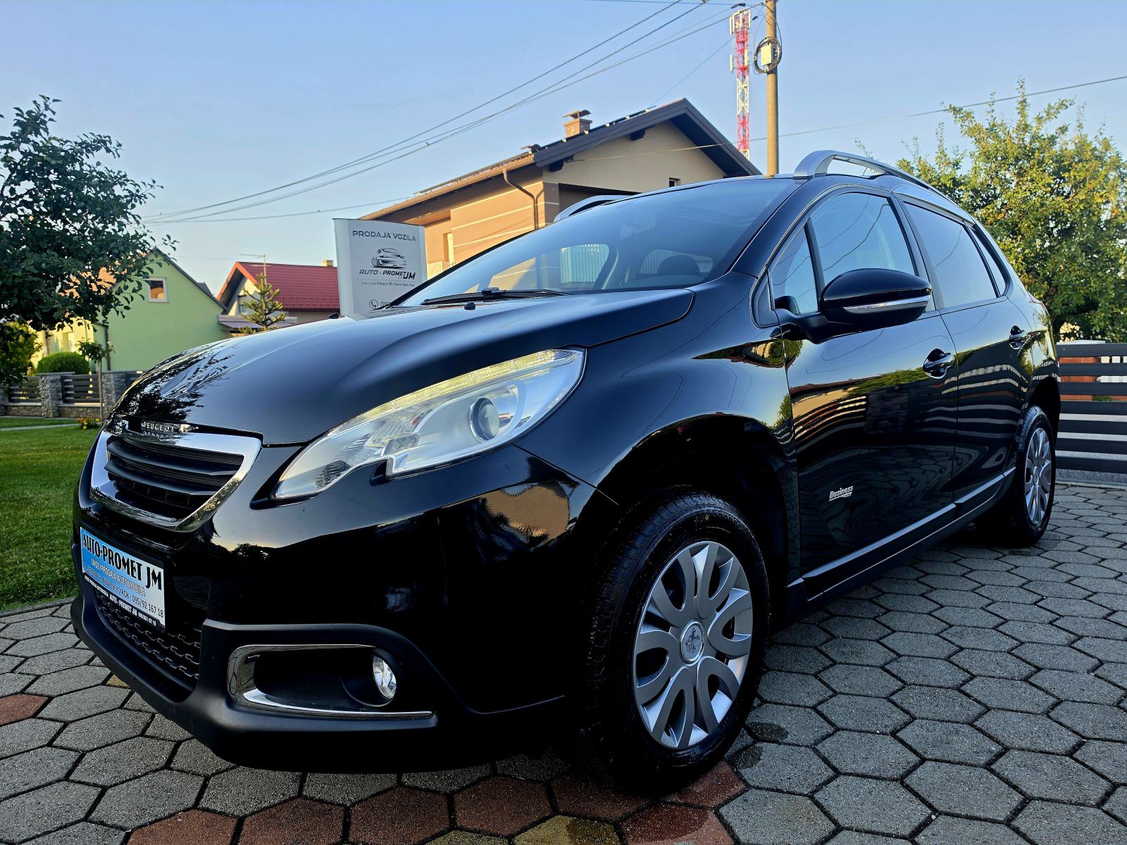 Peugeot 2008 1,6 BENZIN,,SERVISNA,ODLIČAN,,114292KM, fotografija 2