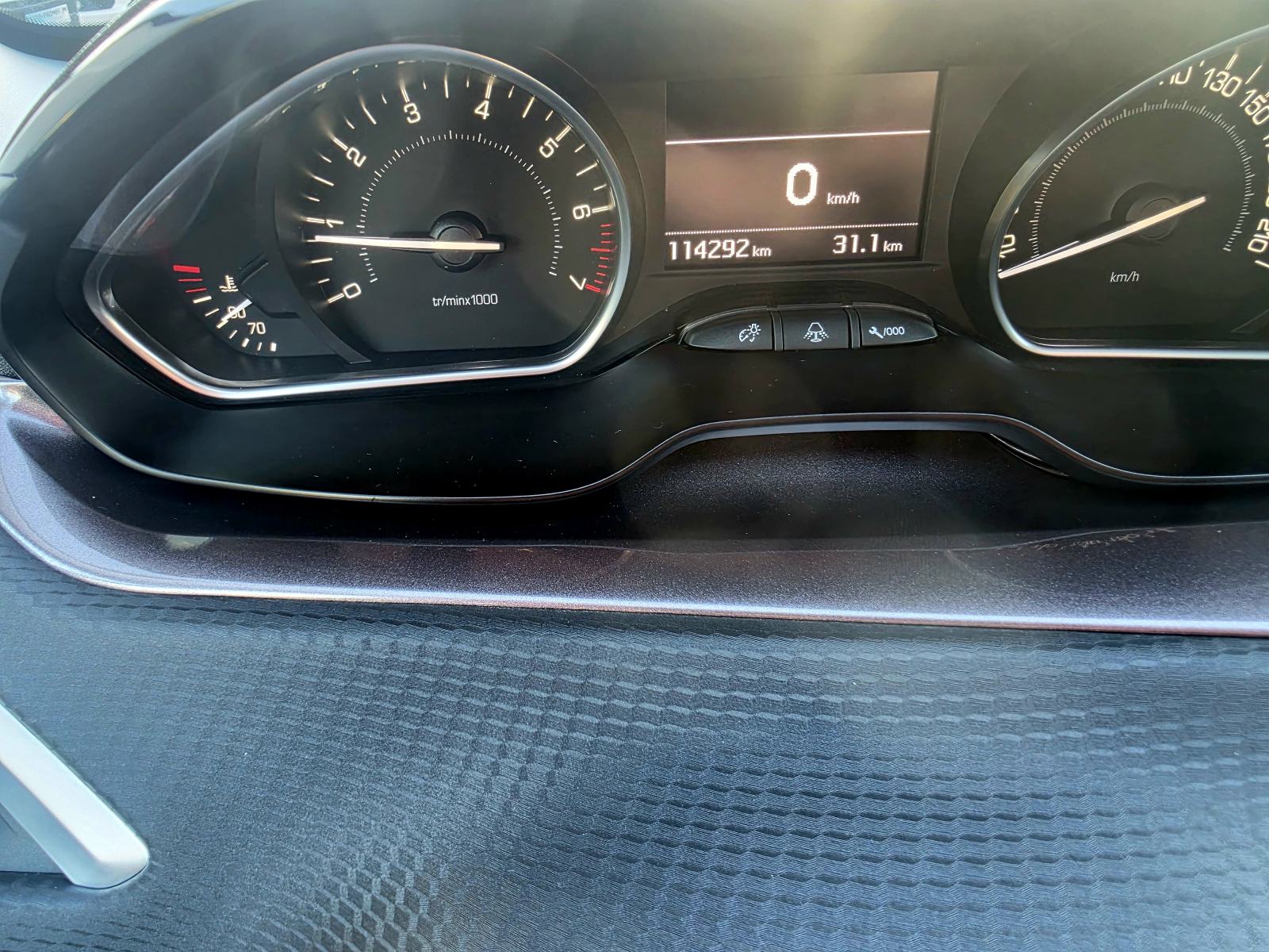 Peugeot 2008 1,6 BENZIN,,SERVISNA,ODLIČAN,,114292KM, fotografija 9