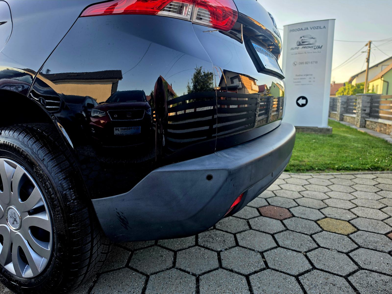 Peugeot 2008 1,6 BENZIN,,SERVISNA,ODLIČAN,,114292KM, fotografija 7
